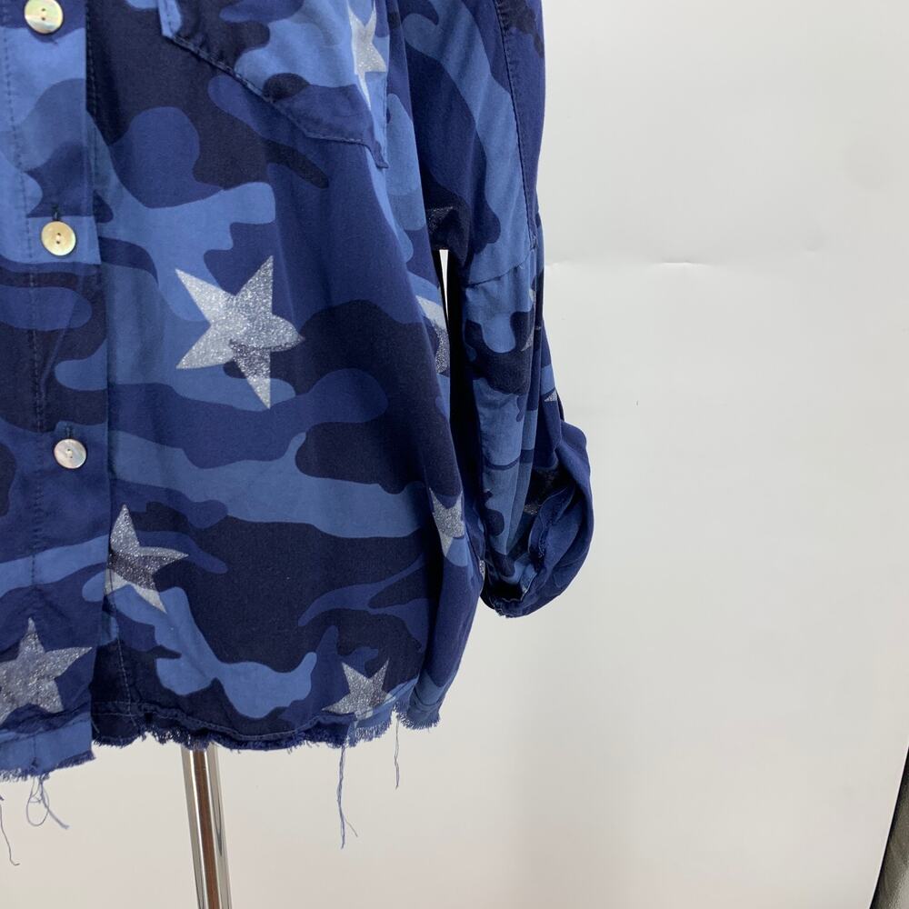 Venti6 Shirt Womens M Medium Navy Camo Raw Hem Metallic Stars Button Front Top - Picture 3 of 11